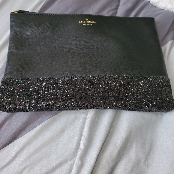 Purse - Picture 1 of 2